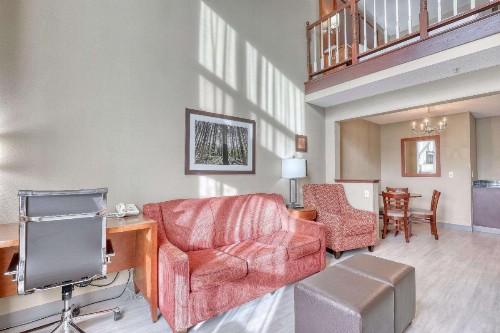 Comfort Suites Madison - image 34
