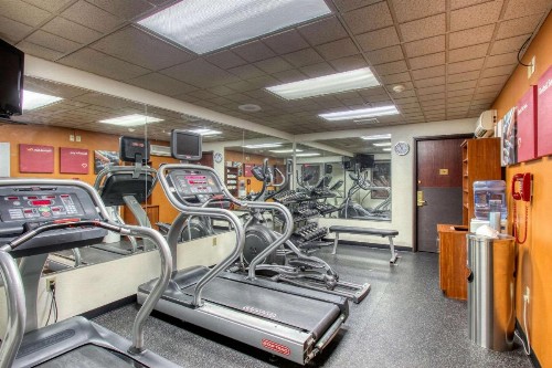 Comfort Suites Madison - image 48