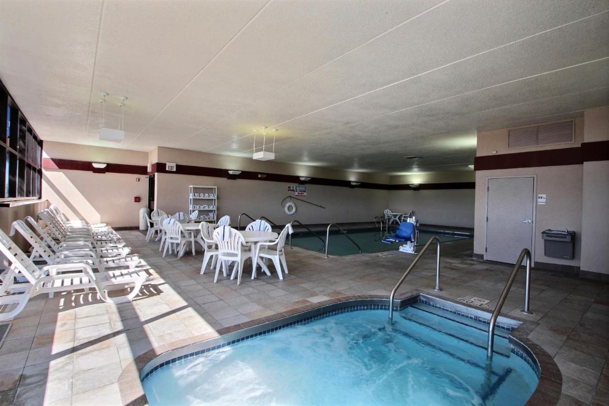 Comfort Inn & Suites Madison - Airport - image 7