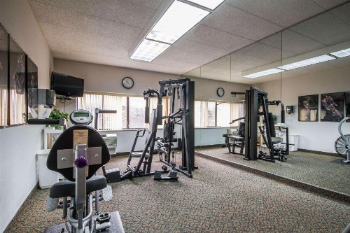 Comfort Inn & Suites Madison - Airport - image 9