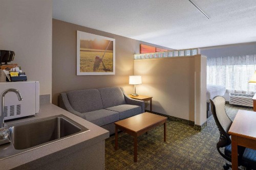 Days Inn & Suites by Wyndham Madison - image 23