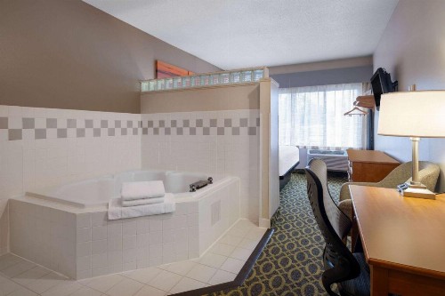 Days Inn & Suites by Wyndham Madison - image 26
