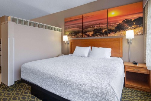 Days Inn & Suites by Wyndham Madison - image 27