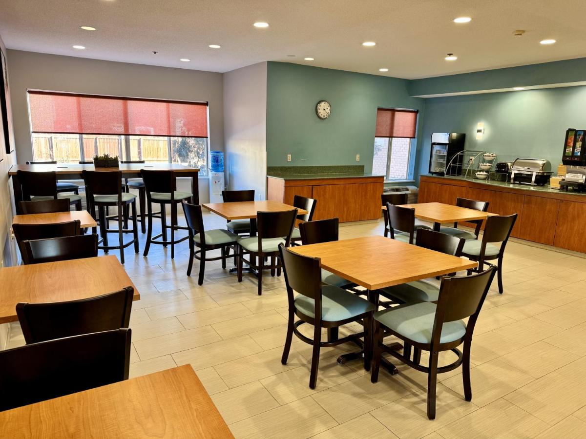 Days Inn & Suites by Wyndham Madison - image 3