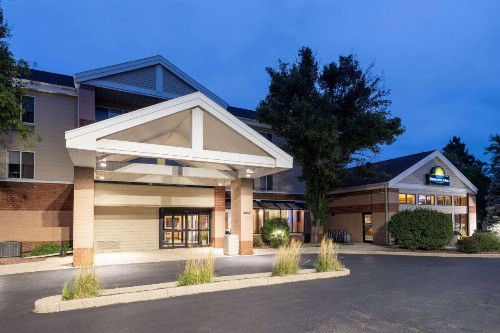 Days Inn & Suites by Wyndham Madison - image 4