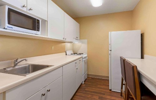 Extended Stay America Suites - Madison - Old Sauk Rd - image 30