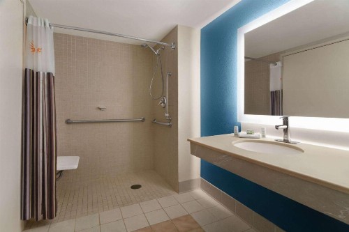 La Quinta by Wyndham Madison American Center - image 10