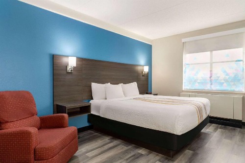 La Quinta by Wyndham Madison American Center - image 14