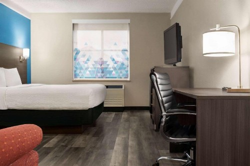 La Quinta by Wyndham Madison American Center - image 16