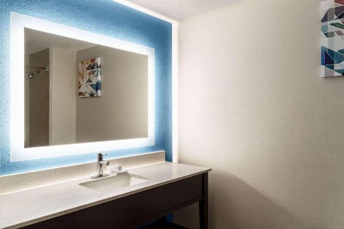 La Quinta by Wyndham Madison American Center - image 19