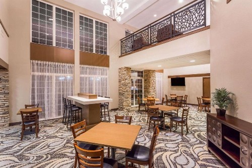 Wyndham Garden Madison Fitchburg - image 15