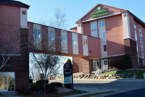 Wyndham Garden Madison Fitchburg - image 16