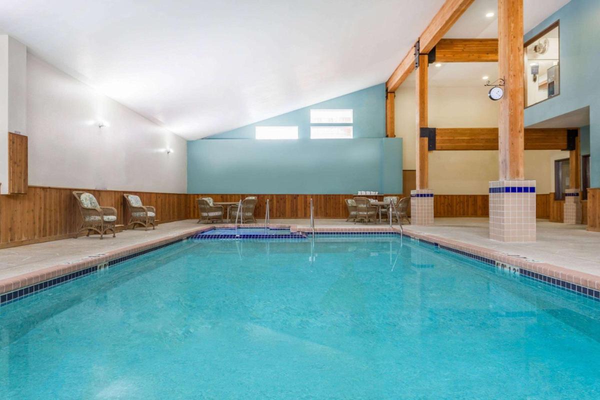 Wyndham Garden Madison Fitchburg - image 4