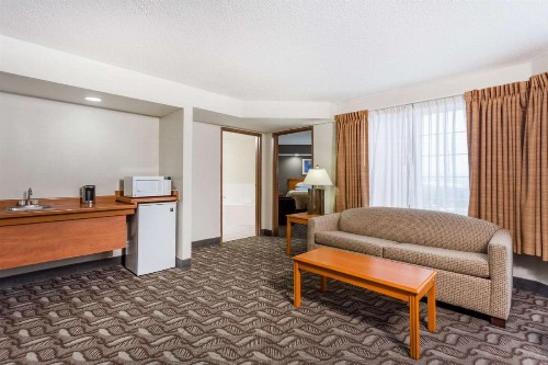 Wyndham Garden Madison Fitchburg - image 40