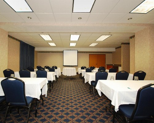 Wyndham Garden Madison Fitchburg - image 42
