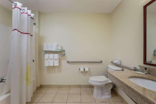 Hawthorn Suites by Wyndham Madison Fitchburg - image 11