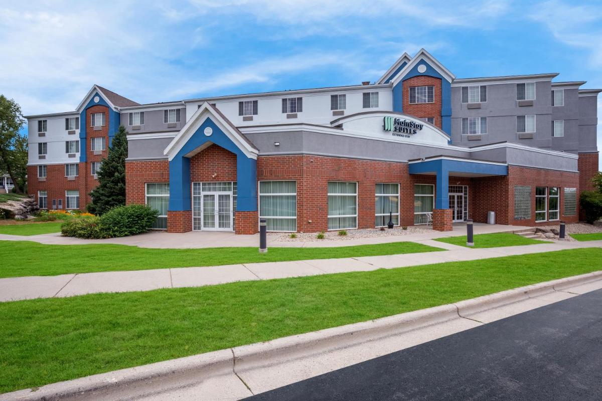 Hawthorn Suites by Wyndham Madison Fitchburg - image 2