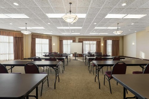 Hawthorn Suites by Wyndham Madison Fitchburg - image 34