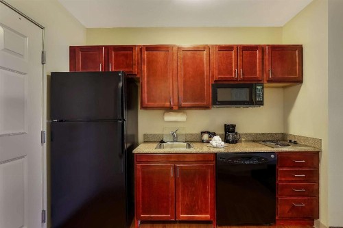 Hawthorn Suites by Wyndham Madison Fitchburg - image 39