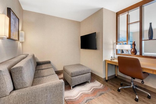 Cambria Hotel Madison East - image 12
