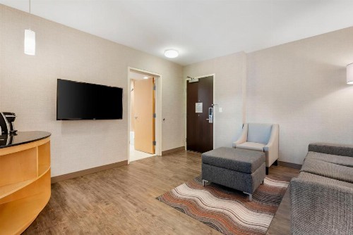 Cambria Hotel Madison East - image 18