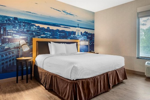 Cambria Hotel Madison East - image 19