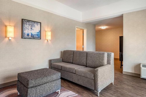 Cambria Hotel Madison East - image 37