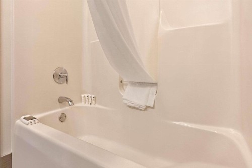 Country Inn & Suites by Radisson Madison WI - image 20