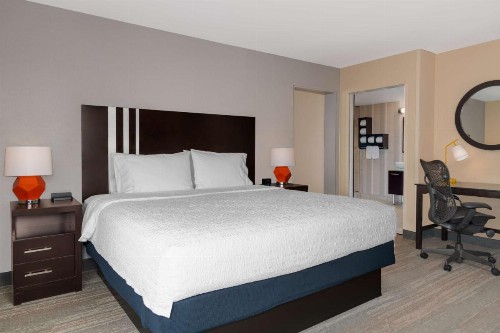 Hampton Inn & Suites Madison Downtown - image 17