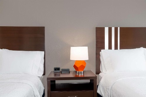 Hampton Inn & Suites Madison Downtown - image 18