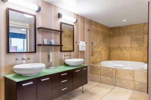Hampton Inn & Suites Madison Downtown - image 19