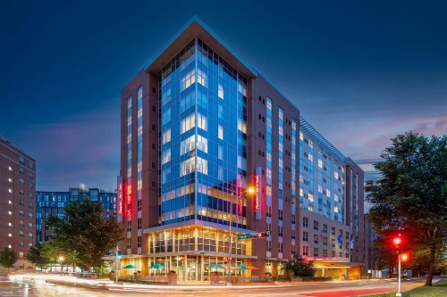 Hampton Inn & Suites Madison Downtown - image 2
