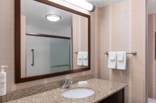 Hampton Inn & Suites Madison Downtown - image 22