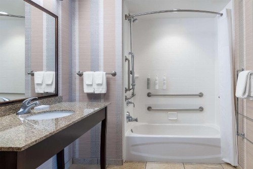 Hampton Inn & Suites Madison Downtown - image 28