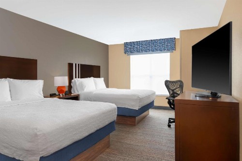 Hampton Inn & Suites Madison Downtown - image 29