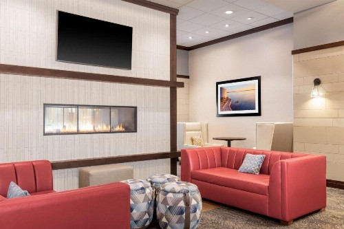 Hampton Inn & Suites Madison Downtown - image 5