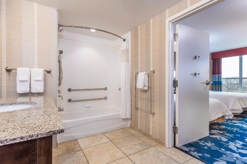 Hampton Inn & Suites Madison Downtown - image 50
