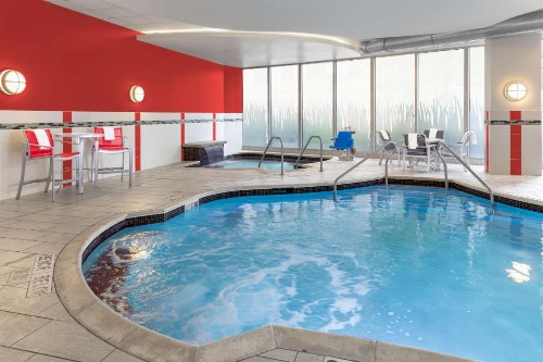 Hampton Inn & Suites Madison Downtown - image 9