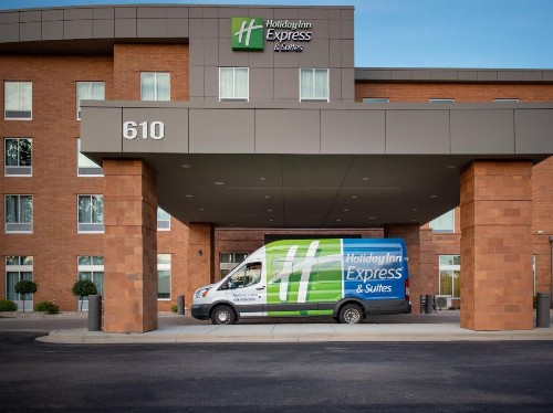 Holiday Inn Express and Suites Madison Central an IHG Hotel - image 14