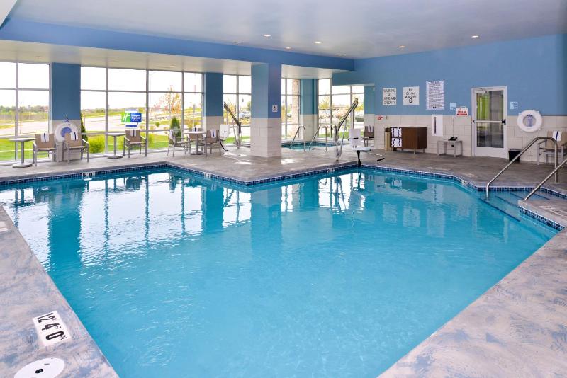 Holiday Inn Express & Suites Madison an IHG Hotel - image 7