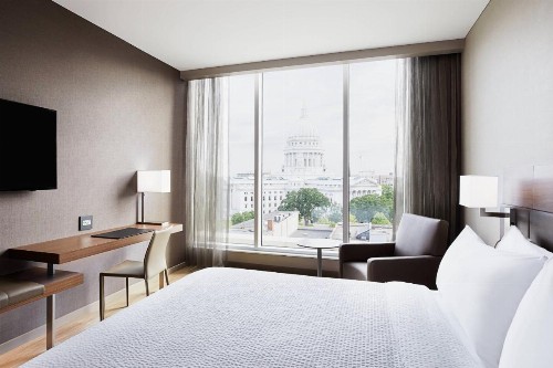 AC Hotel by Marriott Madison Downtown - image 3