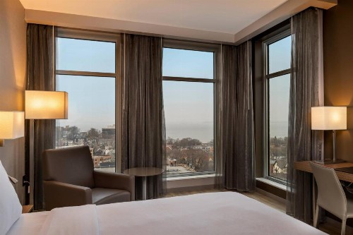 AC Hotel by Marriott Madison Downtown - image 7