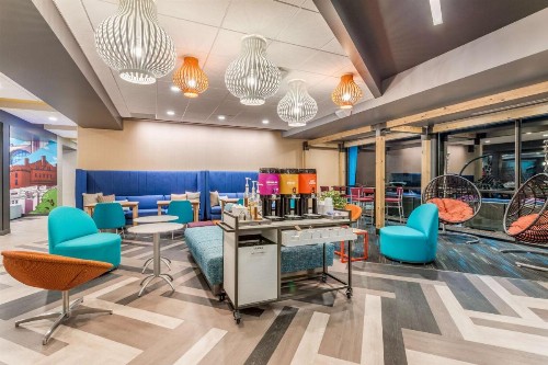 Tru By Hilton Madison West - image 3