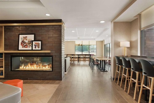 Home2 Suites By Hilton Madison Central Alliant Energy Center - image 5