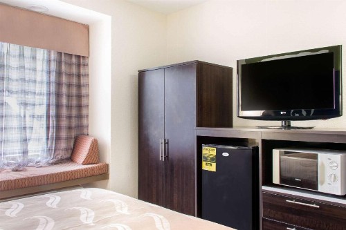 Quality Inn & Suites Maggie Valley - image 2