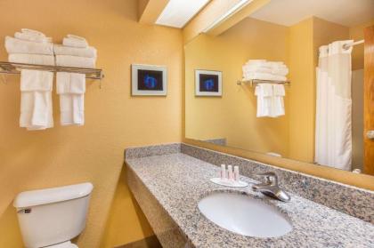 Ramada by Wyndham Maggie Valley - image 3