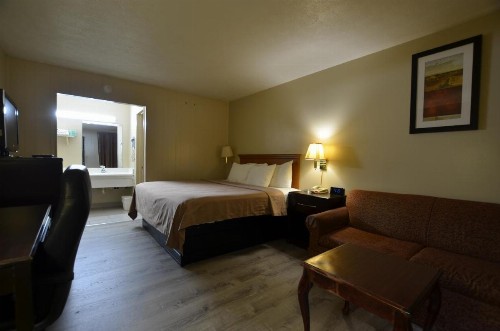 Travelowes Motel - Maggie Valley - image 47