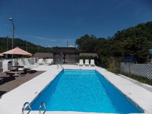 Clarketon Motel - Maggie Valley - image 15