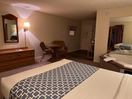 Four Seasons Inn - image 32