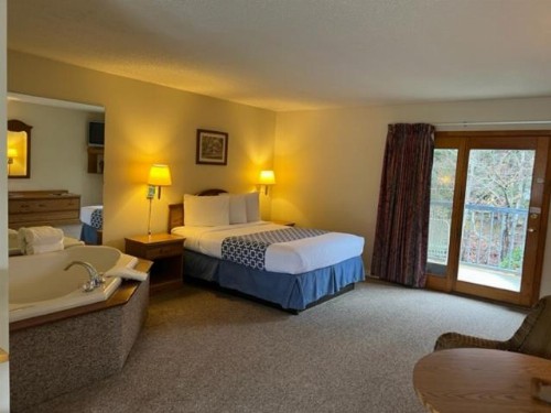 Four Seasons Inn - image 37